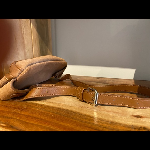 Suede camel coloured fanny pack - Picture 3 of 4